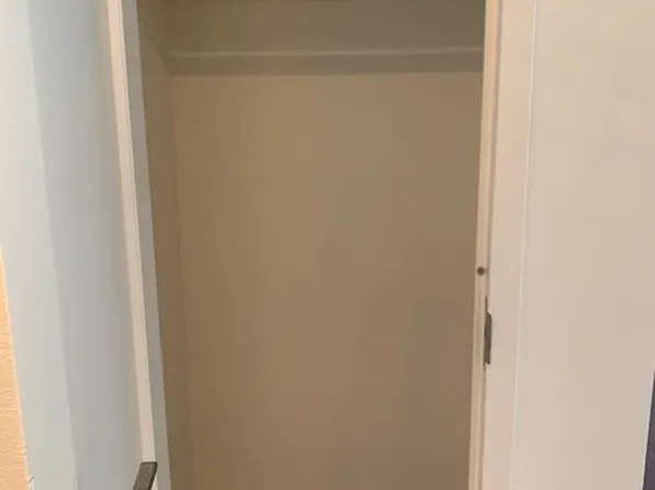 60 Riverside Boulevard image 6 of 10