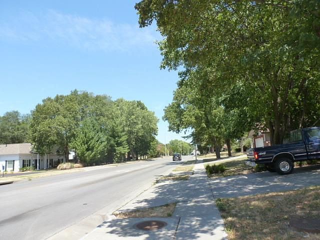 1st image of 3211 S Crysler Ave