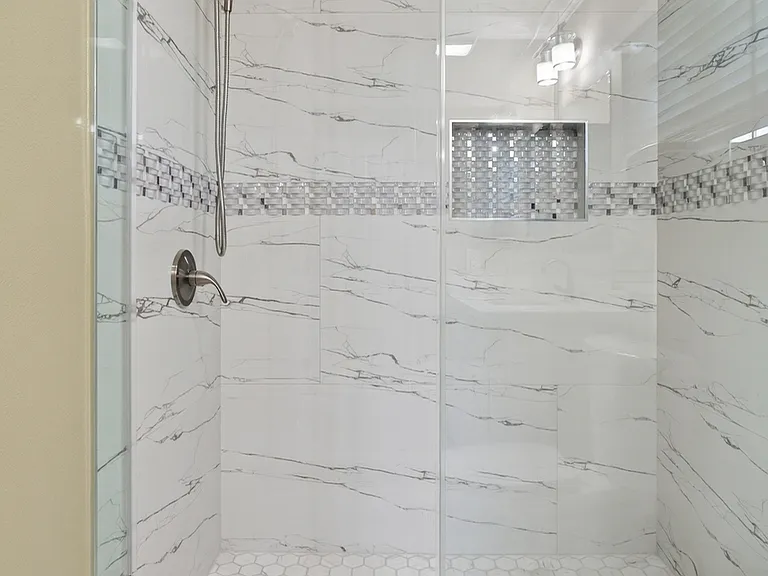 Bathroom/Shower