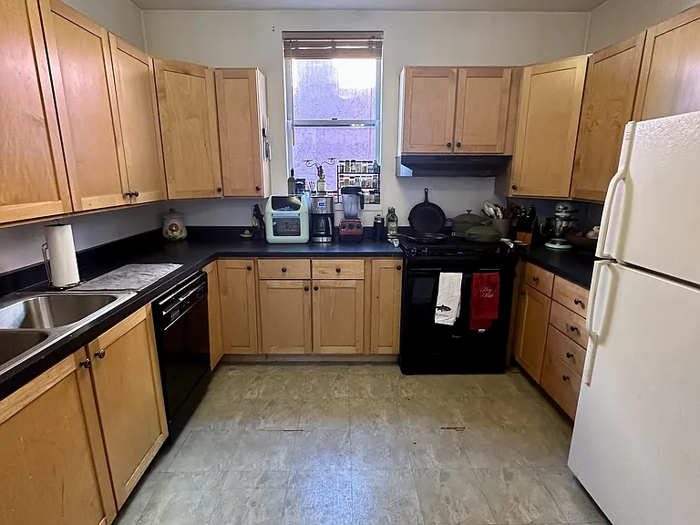 149 S Corona St — Photo 13