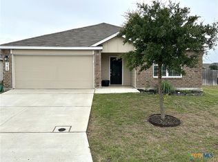 2700 La Mundial St, Seguin, TX 78155