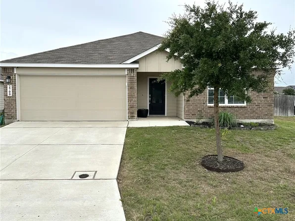 2700 La Mundial St, Seguin, TX 78155