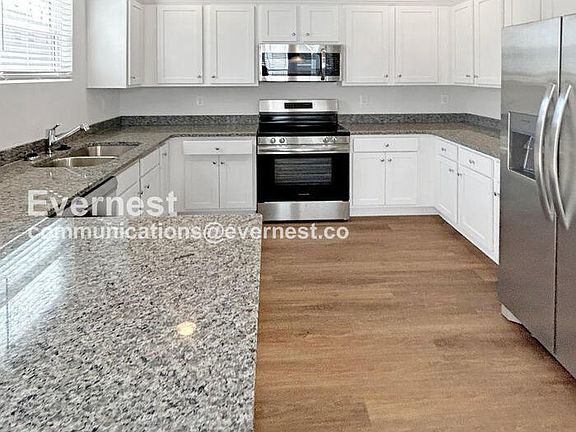 5th image of 233 W Grover St