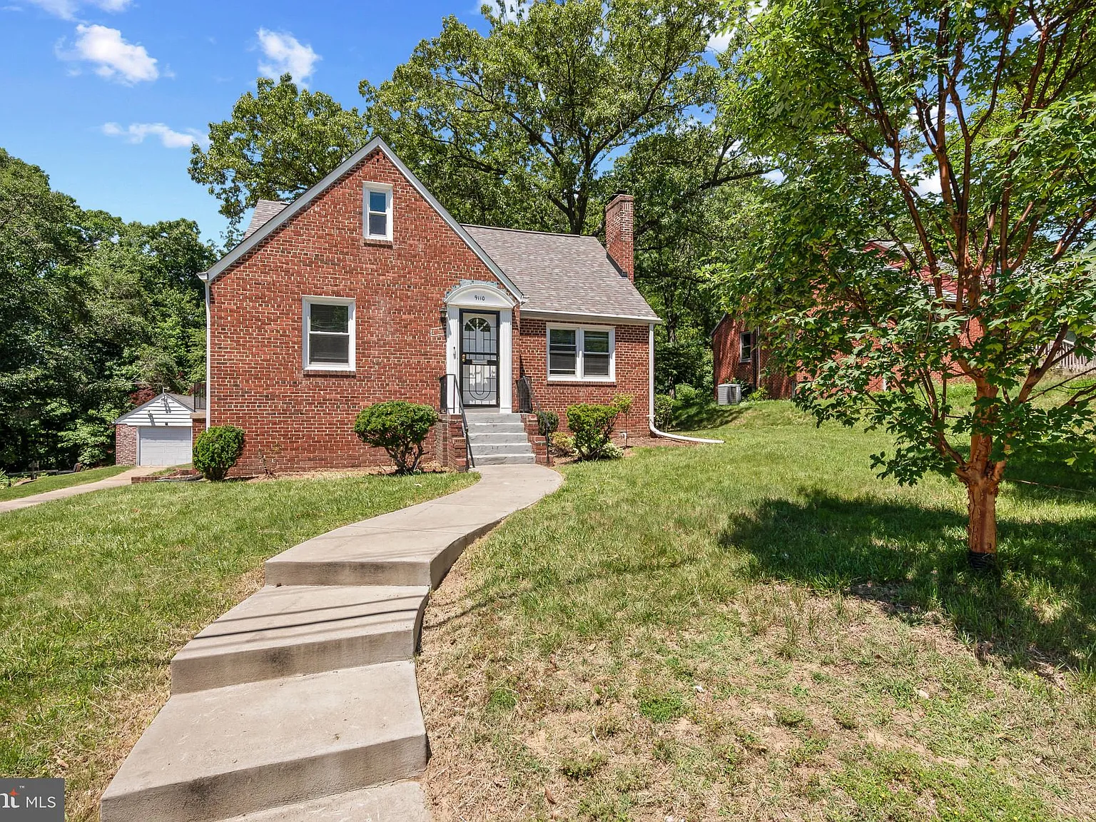4 bed, 2.5 bath, 2118 sqft, $3,750 — Photo 1