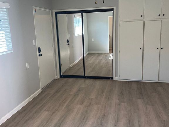 4th image of 945 Pine Ave #965-1