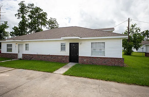3 bed, 2.0 bath, 1100 sqft, $995 Photo 1