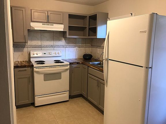 Kitchen with appliances