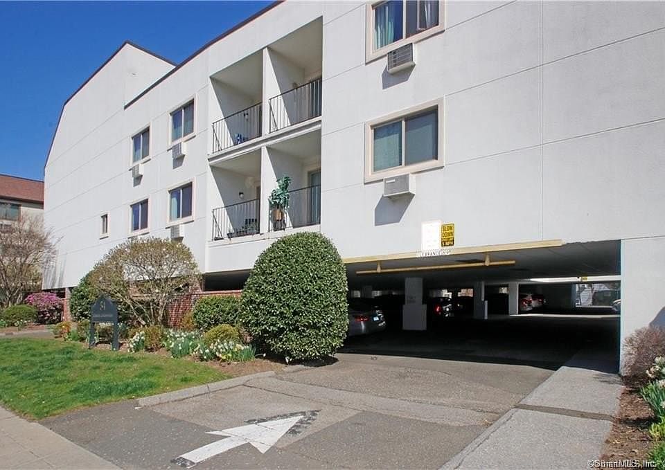 1st image of 34 Crescent St APT 2Q