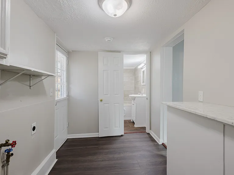245 Evansdale Ave — Photo 21
