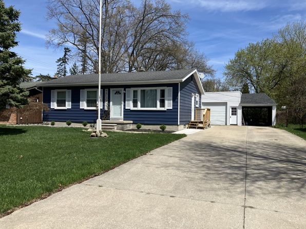 2868 20th Ave, Port Huron, MI 48060