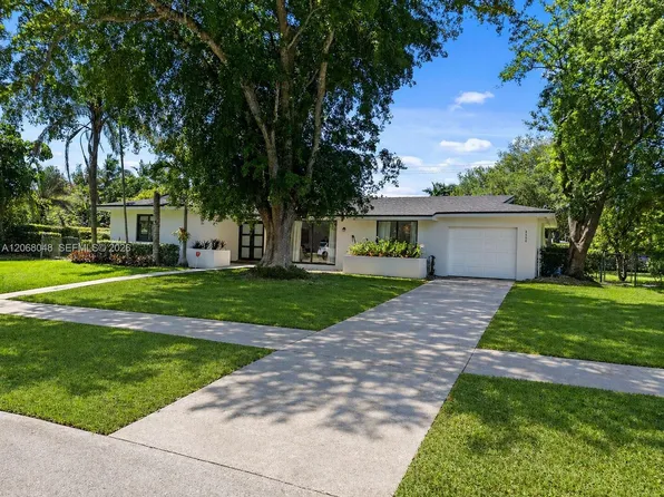 8620 SW 159th St, Palmetto Bay, FL 33157