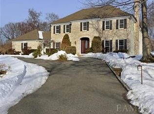 25 Mount Holly Dr, Rye, NY 10580