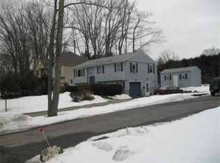 42 Iroquois St, Worcester, MA 01602