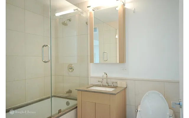 Rented by Douglas Elliman | media 23