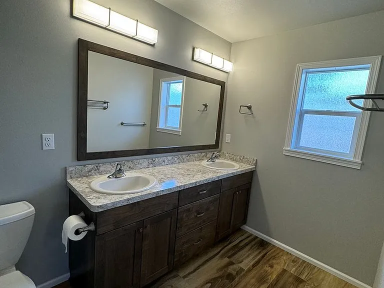 207 Addison Ave — Photo 7