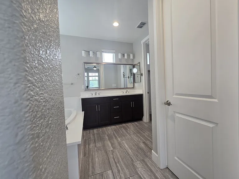1429 Brody Bird Ln — Photo 28