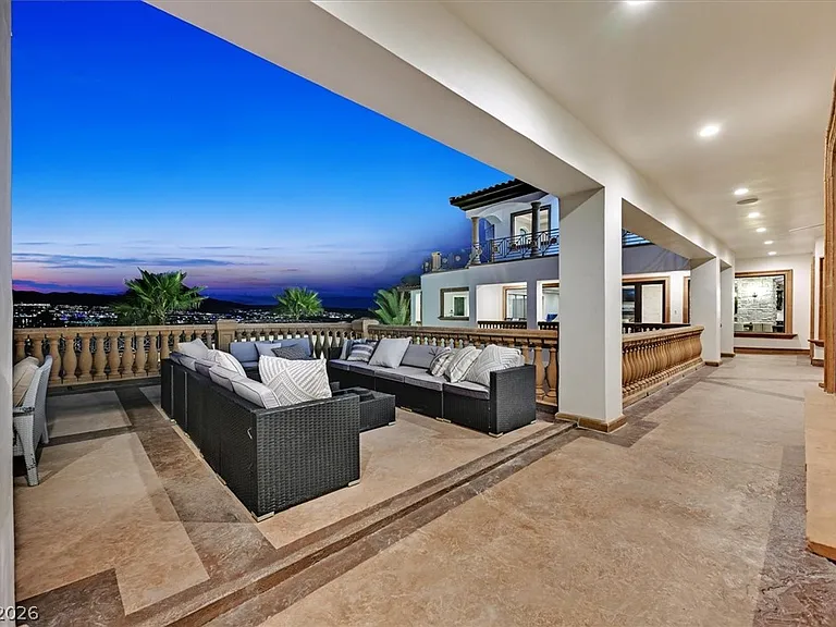 8 Rue Mediterra Dr — Photo 89