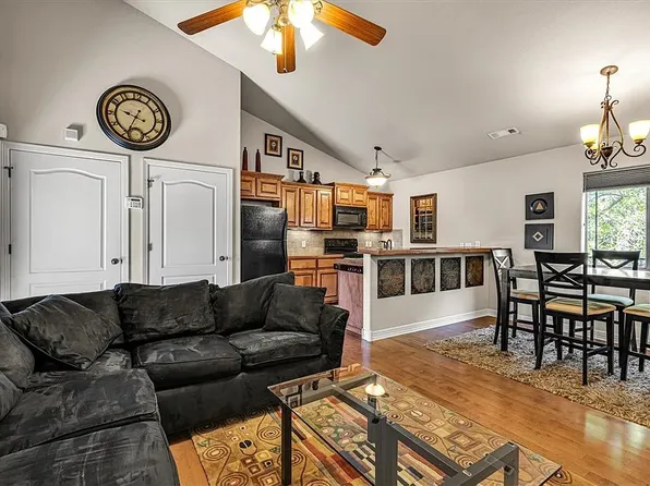 922 W 15th St, Fayetteville, AR
