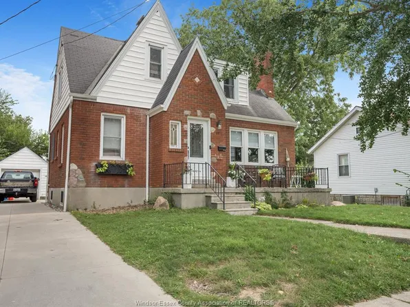 11 College St, Chatham Kent, ON N7M 4W7
