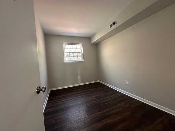 5th image of 215 Parker Ave #1