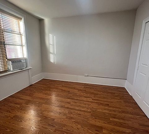 5th image of 656 Saint Nicholas Ave APT 5