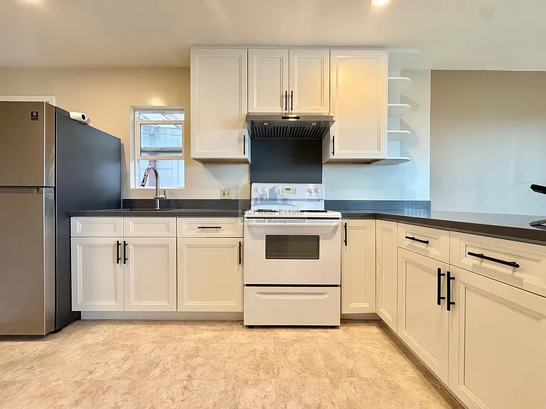 727 N Point St — Photo 10