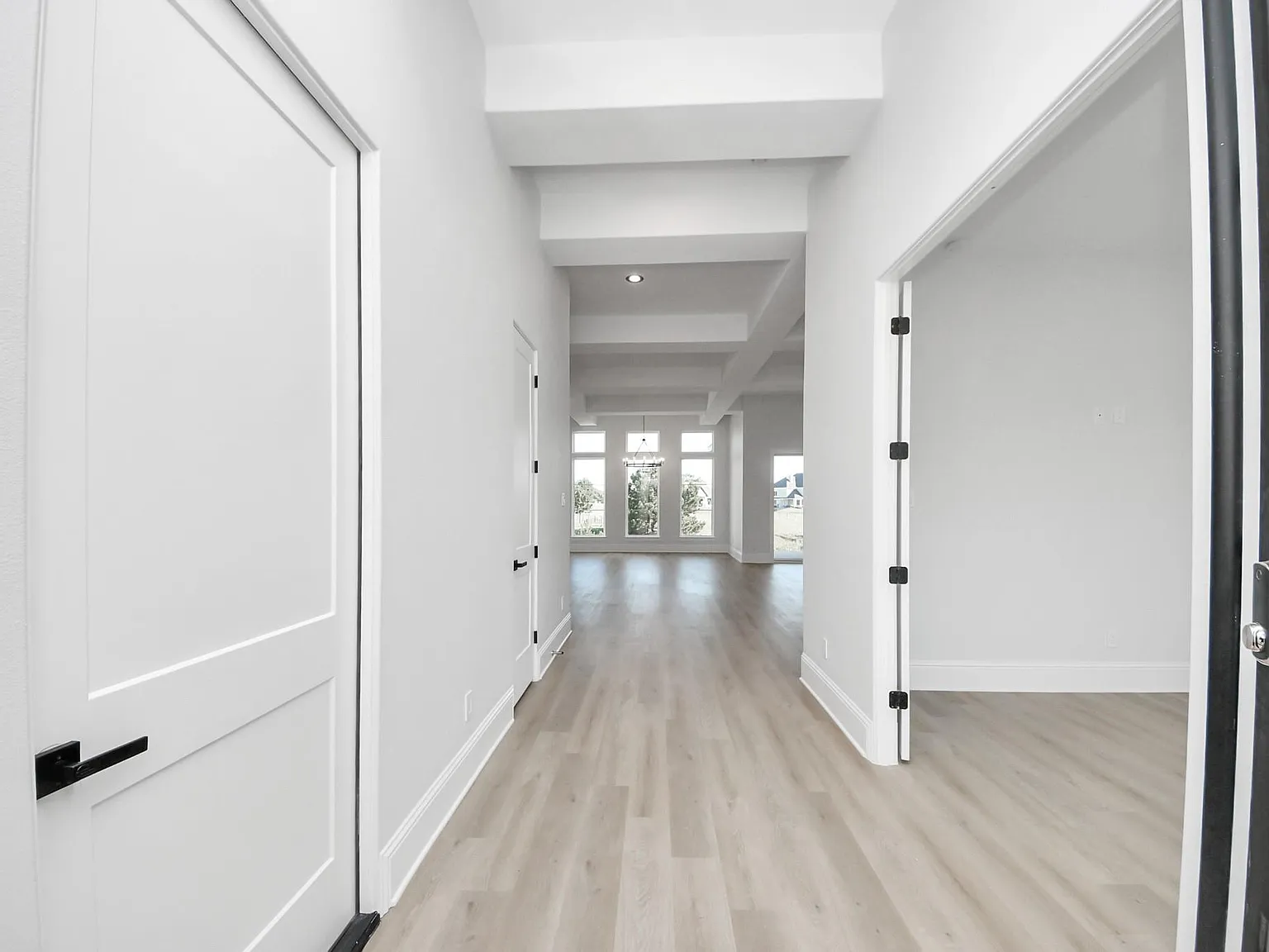 4 bed, 3.0 bath, 2581 sqft, $3,500 — Photo 4