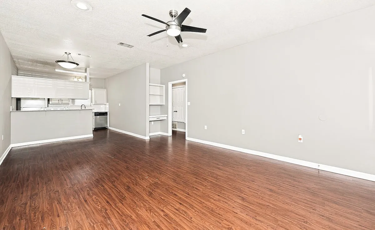 Bear Gardens - 1521 Bagby Unit B — Photo 4