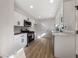 913 De Met Dr, Las Vegas, NV 89119