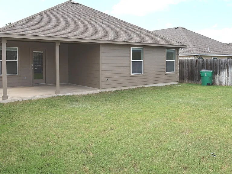 1804 Golden Arrow Ave — Photo 20