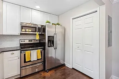265 Winding River Dr #F — Photo 4
