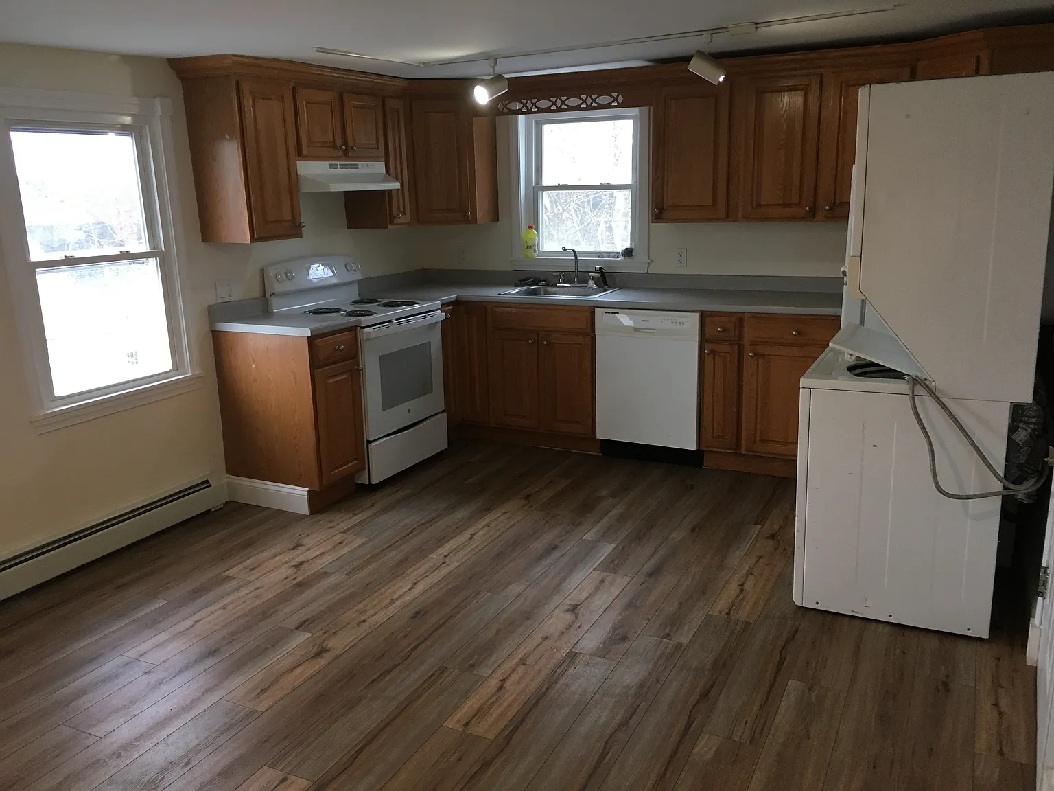 1 bed, 424 sqft, $1,300 — Photo 2