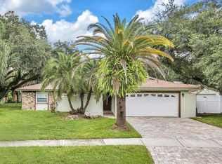 513 Constitution Dr, Tampa, FL 33613