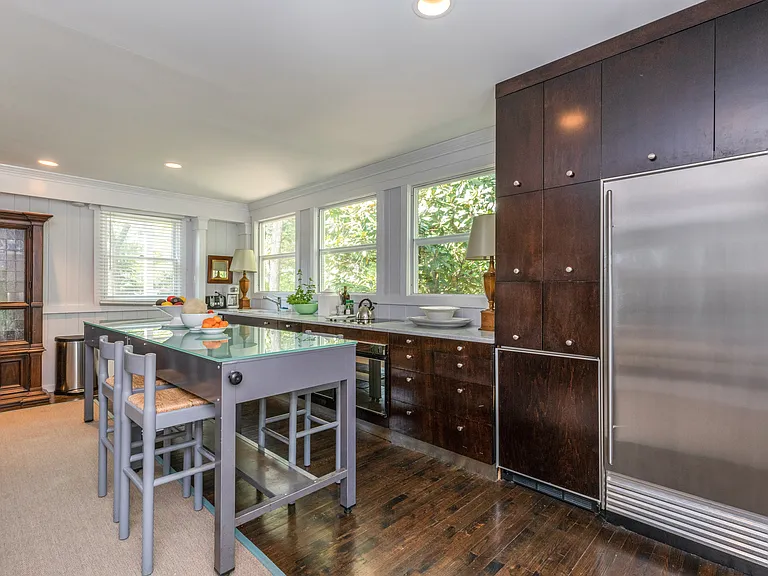 311 Meadows W — Photo 4
