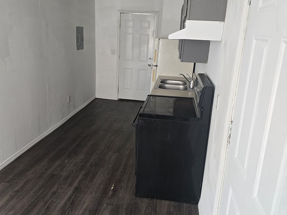 1st image of 1209 N 10th St