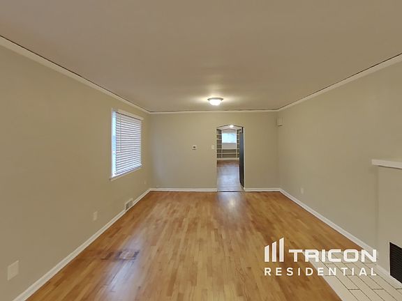 3rd image of 7832 S Sheridan Ave