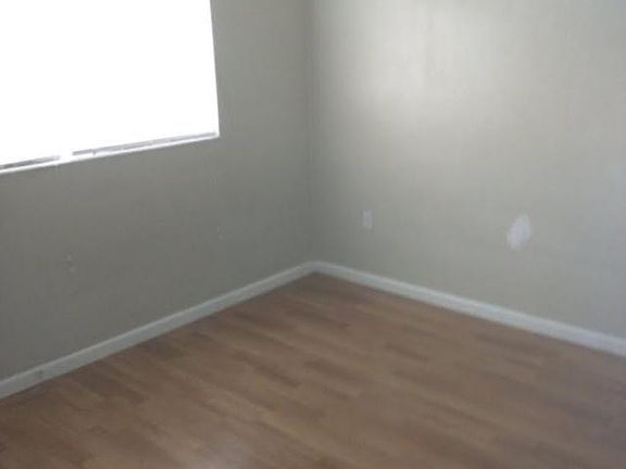 4th image of 1540 Kings Ct