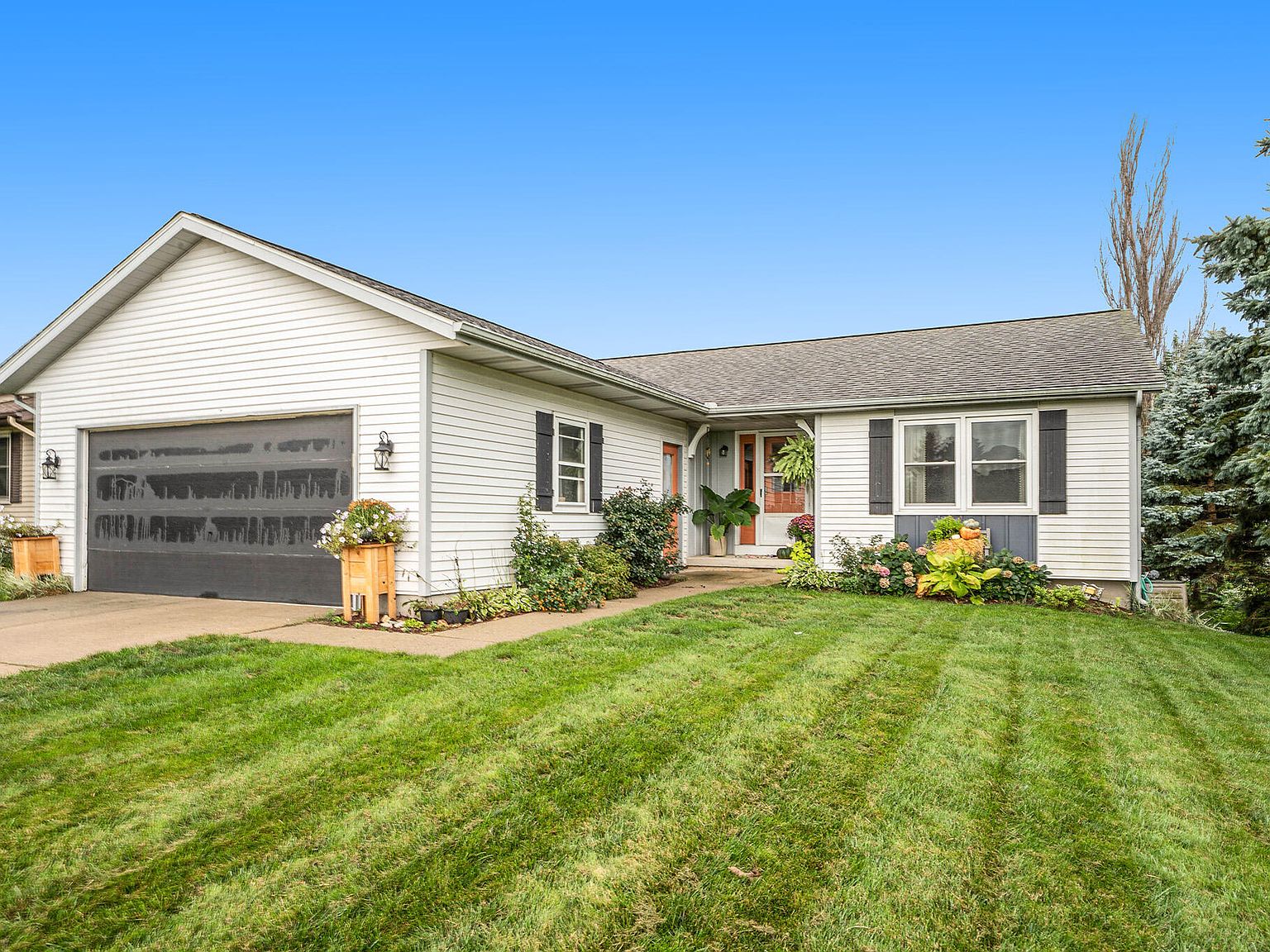 3224 Cornerstone Ln, Holland, MI 49424 Zillow