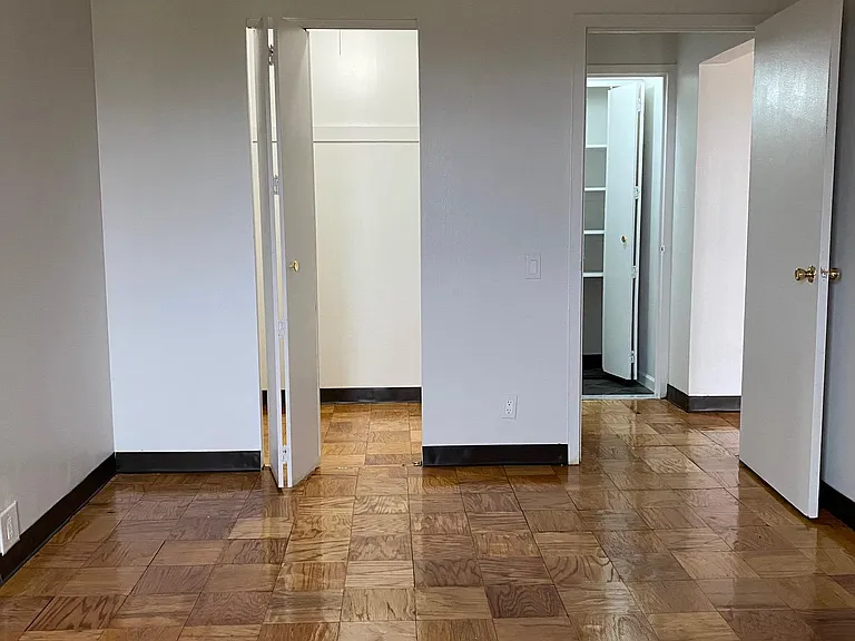 Oakland Pl — Photo 8