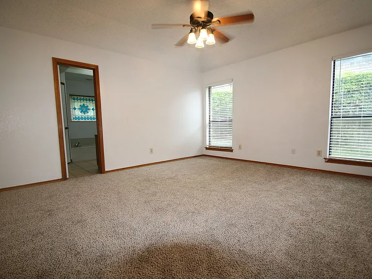 420 Birchwood Ln — Photo 21