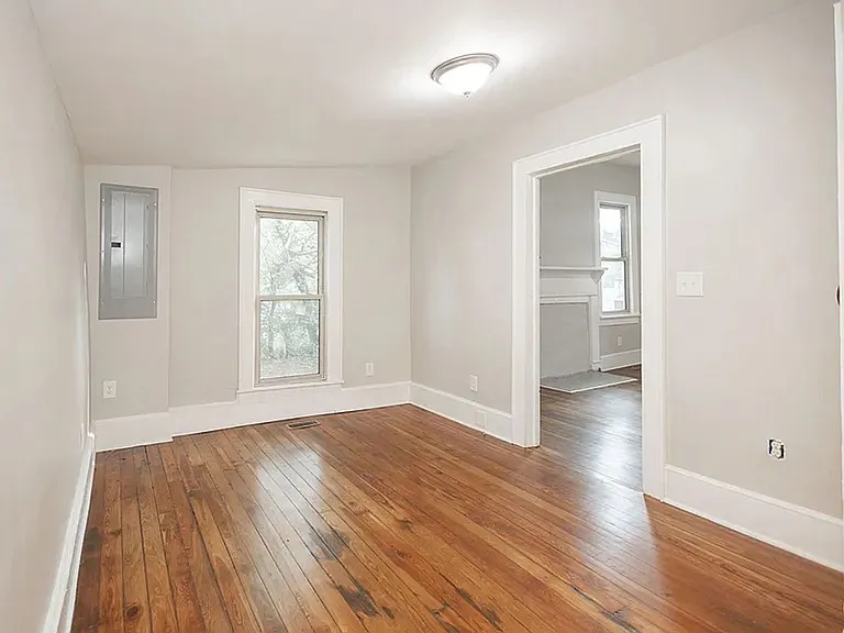 321 N 10th St — Photo 13
