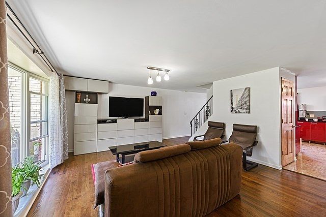 1st image of 7815 N Nordica Ave