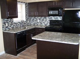 411 S Geyer Rd APT 2B, Kirkwood, MO 63122