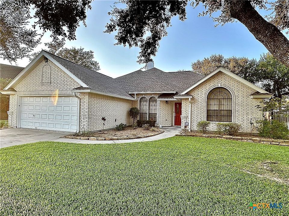 1st image of 202 Willowbend Dr