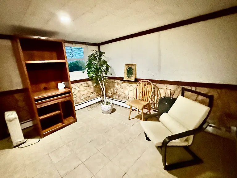42 Tracy Dr #1 — Photo 8