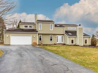 2 Bent Tree Ct, Hawthorn Woods, IL 60047