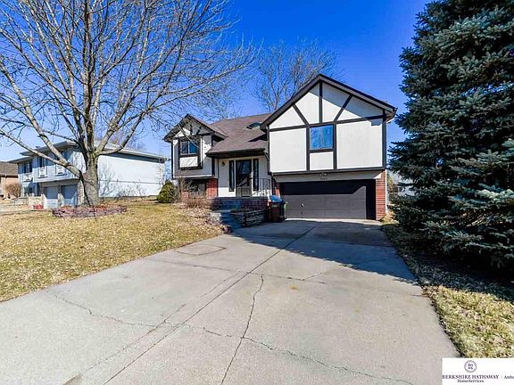 2nd image of 3006 Schuemann Dr