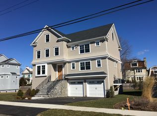 121 Fox St, Fairfield, CT 06824