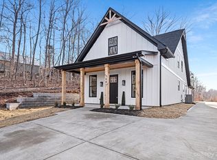 7805 Cedarbrook Dr, Charlotte, NC 28215