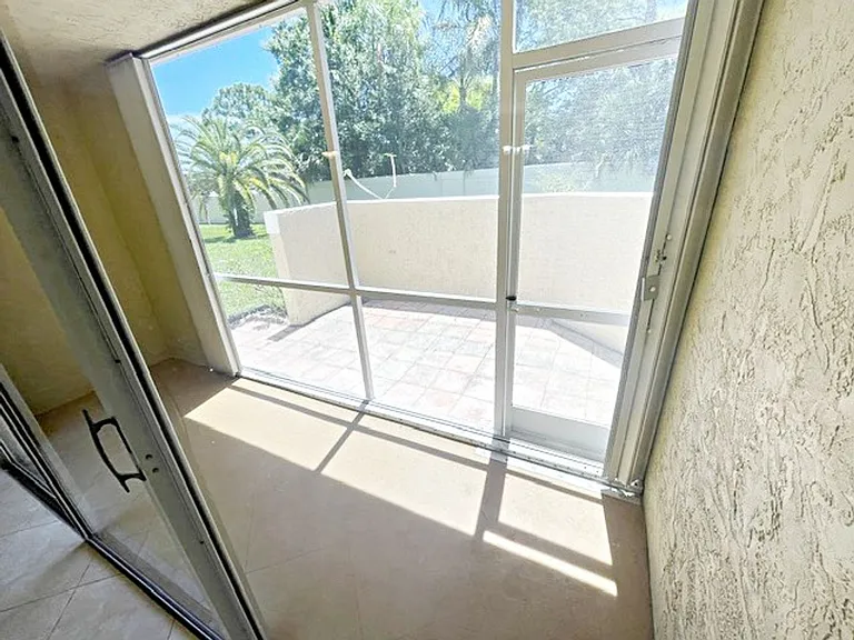 1548 SE Royal Green Cir #M-108 — Photo 11
